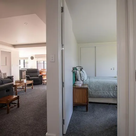 Comfort, Quality, Great Location Hamilton Exterior photo